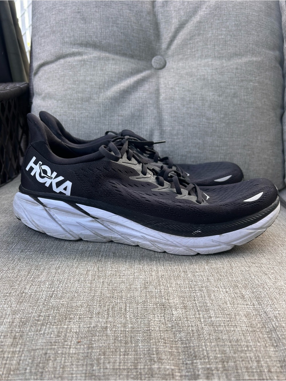 Hoka One One Clifton 8 Runners.